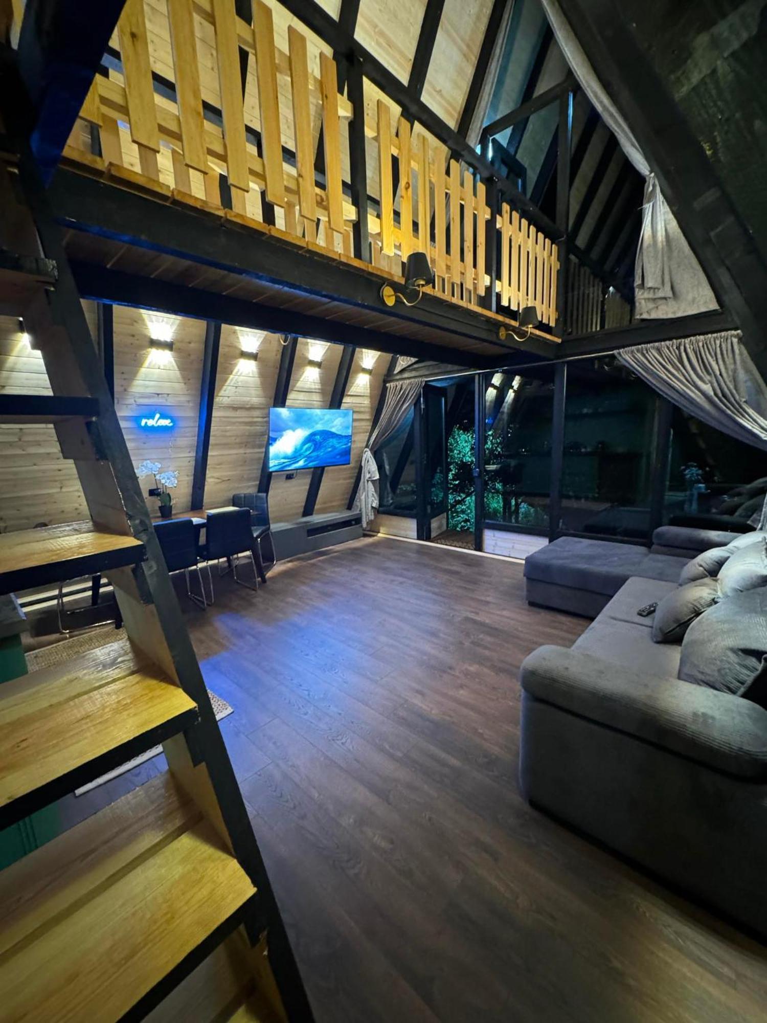 Cottage Sataplia คูทายสิ ภายนอก รูปภาพ