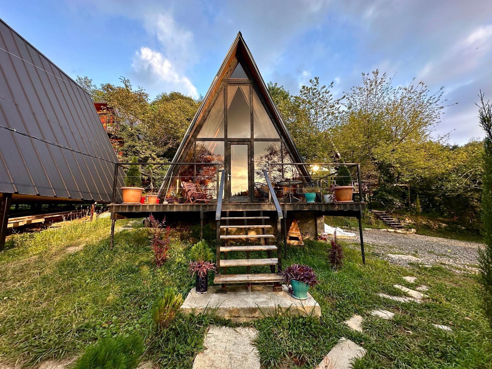 Cottage Sataplia คูทายสิ ภายนอก รูปภาพ