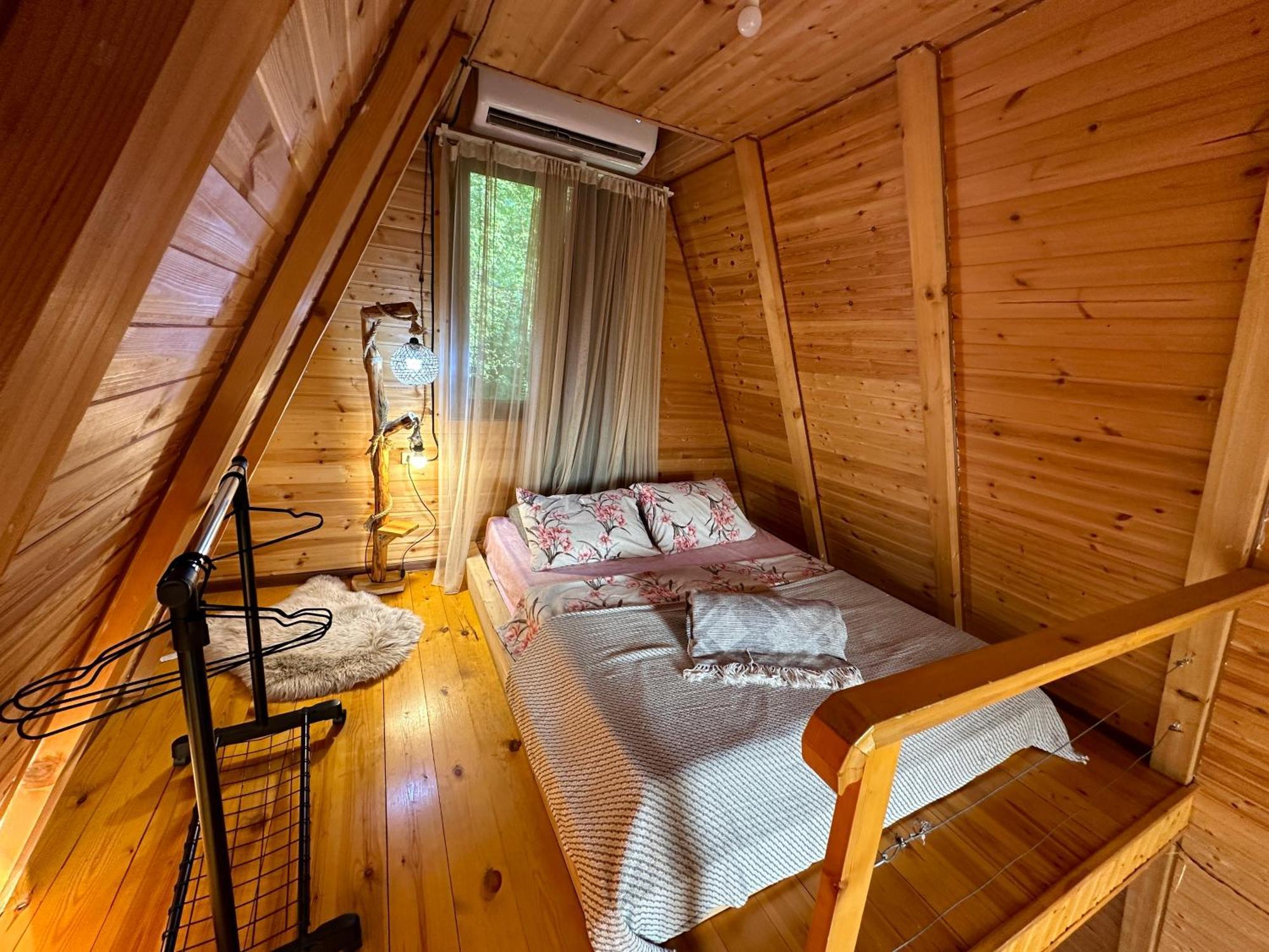 Cottage Sataplia คูทายสิ ภายนอก รูปภาพ