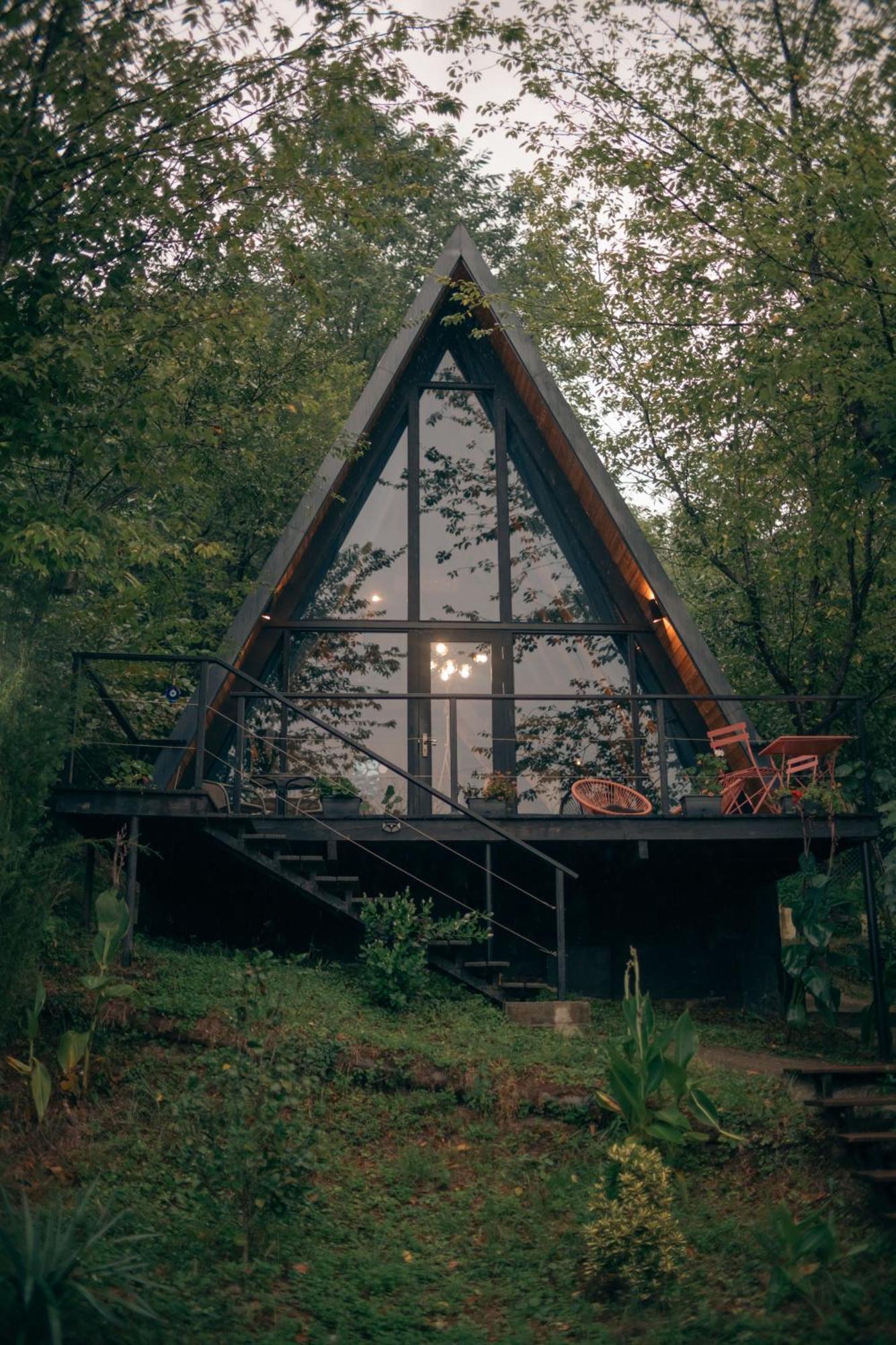 Cottage Sataplia คูทายสิ ภายนอก รูปภาพ