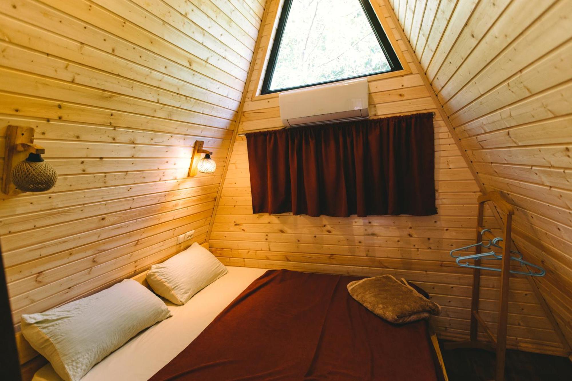 Cottage Sataplia คูทายสิ ภายนอก รูปภาพ